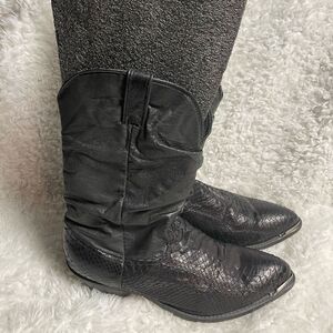 Code West men’s cowboy Boots leather Black &
snake skin print Size9.5